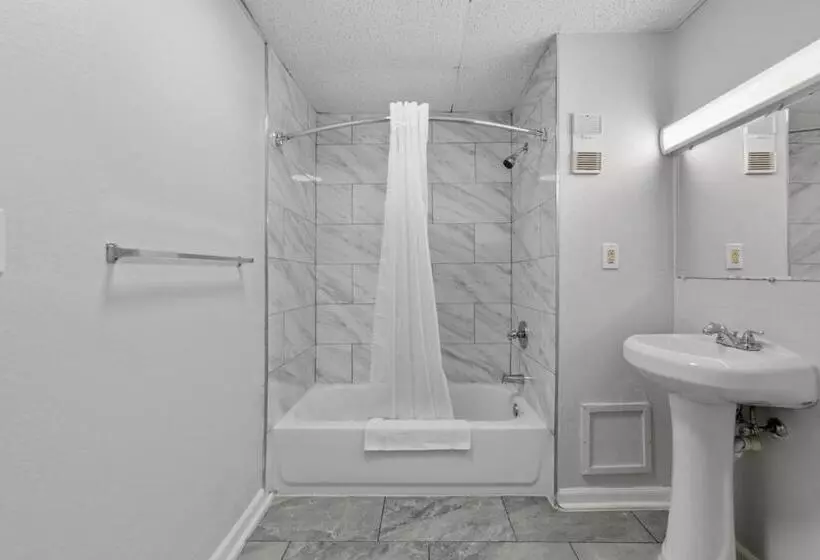 モーテル Budget Inn Norfolk, Va   Oceanview