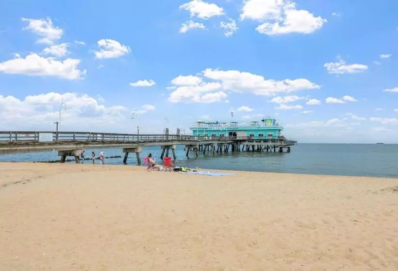 モーテル Budget Inn Norfolk, Va   Oceanview