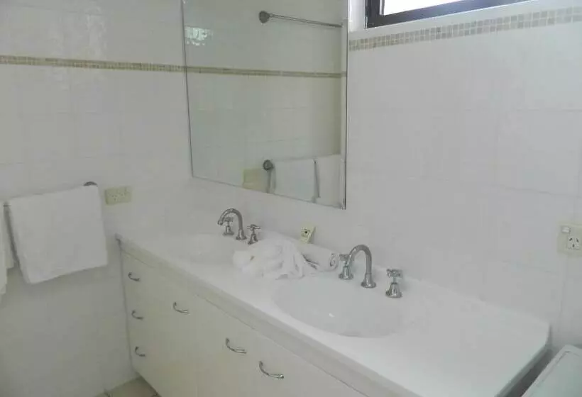 Royal Palm Resort On The Beach