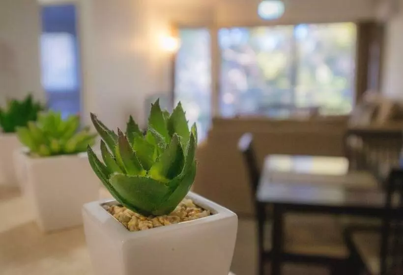 Sanctuary Lake Apartments