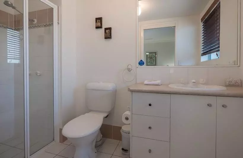 Sanctuary Lake Apartments