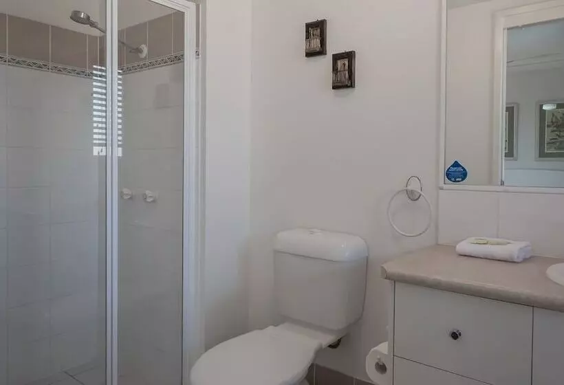 Sanctuary Lake Apartments