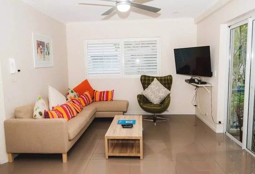 Sanctuary Lake Apartments