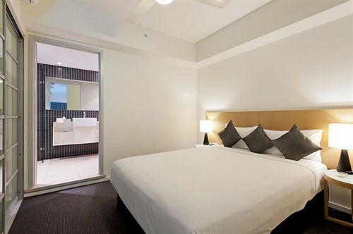 Darwin Executive Suites & Free Car