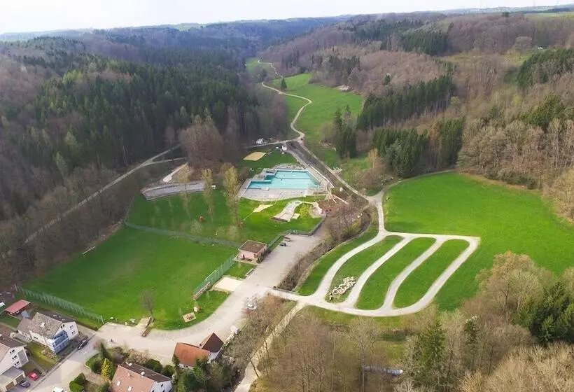 Hotelli Landgasthof Falken