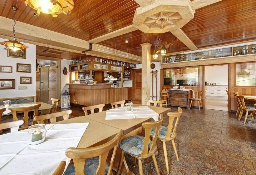 Hotelli Landgasthof Falken