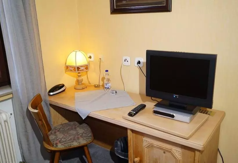 Hotelli Landgasthof Falken