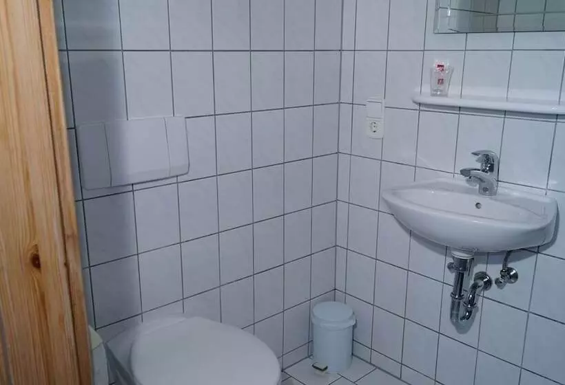 Hotelli Landgasthof Falken