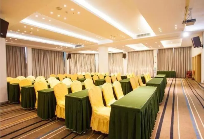 هتل City Comfort Inn Zhanjiang Seaside Park Guanhai Corridor