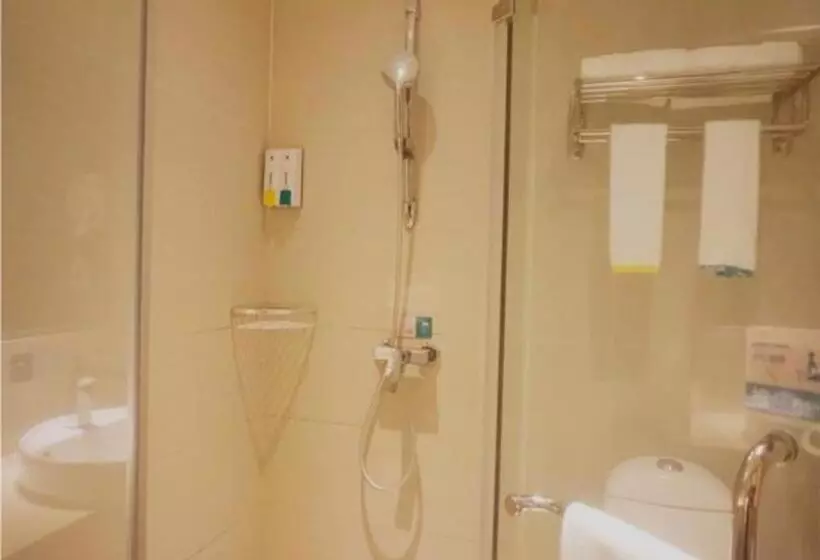 هتل City Comfort Inn Zhanjiang Middle Renmin Avenue Dingsheng Square