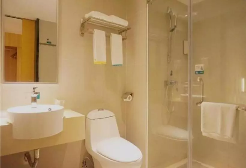 هتل City Comfort Inn Zhanjiang Middle Renmin Avenue Dingsheng Square