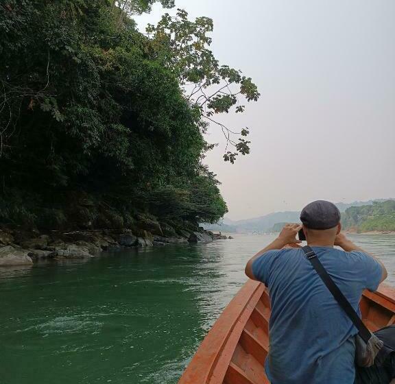 ユースホステル Shintuya Hot Springs