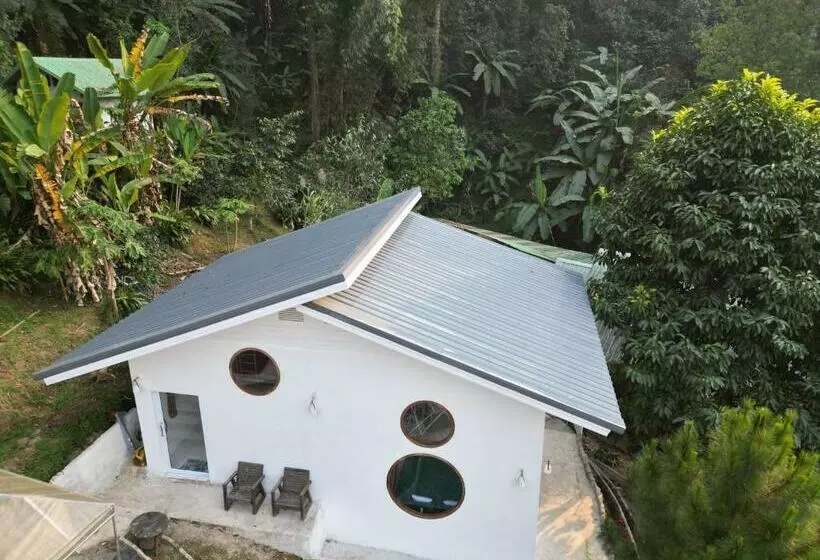 Aamiaismajoitus (B&B) บ้านชายดอย Glamping ดอยแม่แจ๋ม Cheason ,muangpan, Lampang