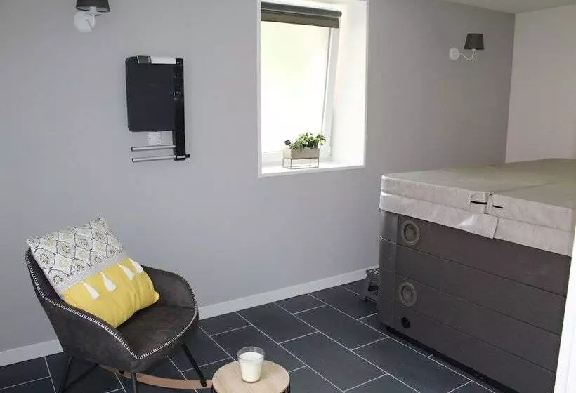 Aamiaismajoitus (B&B) Aux P Tits Bonheurs La Grange