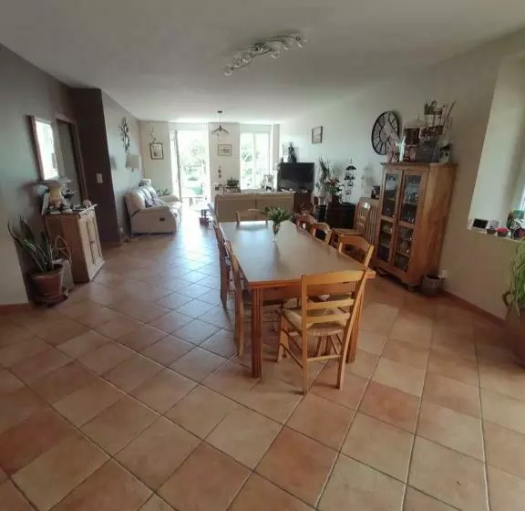 Aamiaismajoitus (B&B) Bienvenue Chez Joëlle Et André Au 207