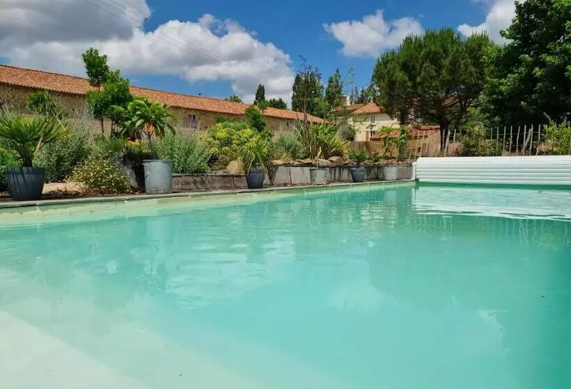 Aamiaismajoitus (B&B) Château De La Cressonnière