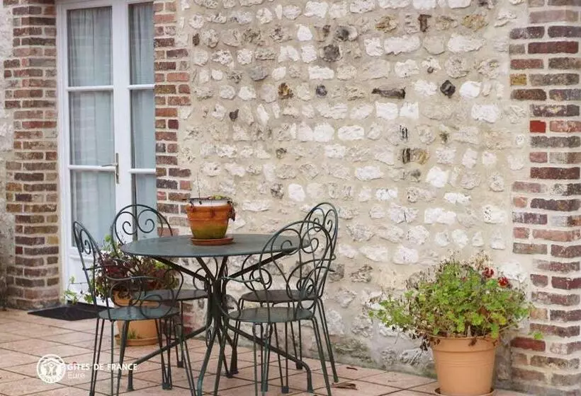 ベッドアンドブレックファースト Les Chambres Du Chataignier