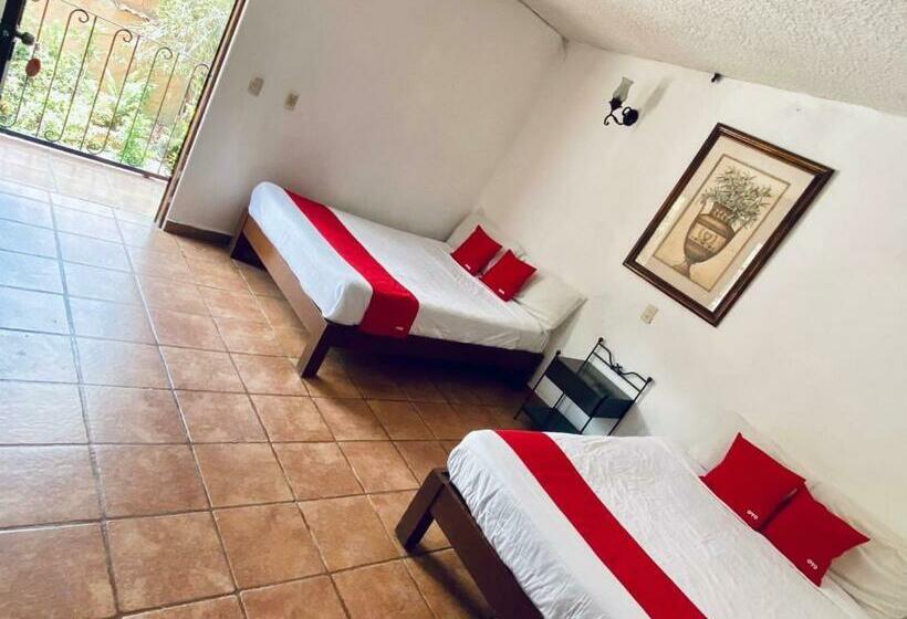 فندق De Cervantes