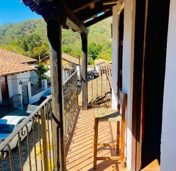 فندق De Cervantes