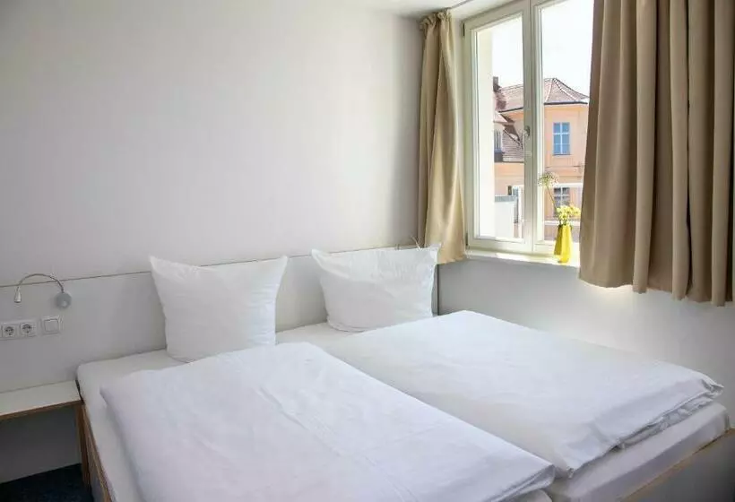 ホテル Gästehaus Reckahn Der Rochow Akademie