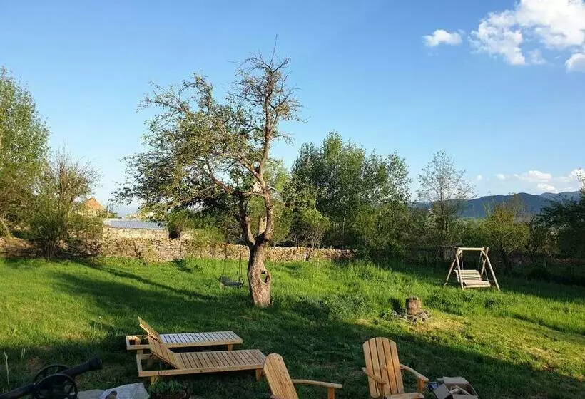 ホテル Hnameni Bovadzor Lodge