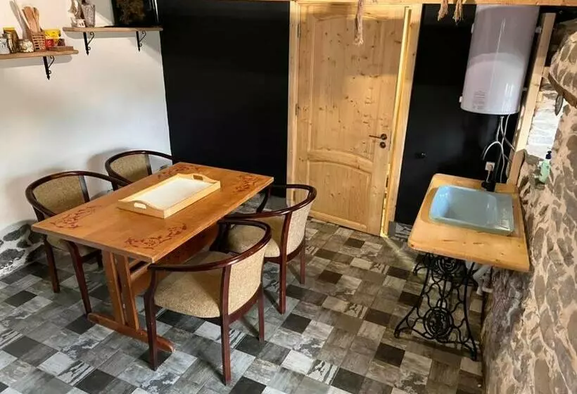 ホテル Hnameni Bovadzor Lodge