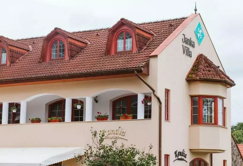 Hotelli Janka Villa