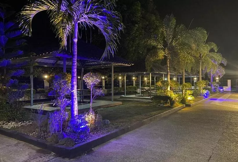 L’hyacinth Hotel And Resort