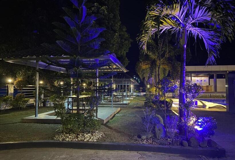 L’hyacinth Hotel And Resort