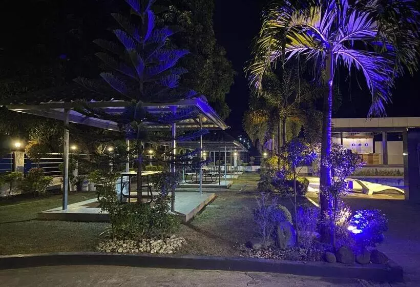 L’hyacinth Hotel And Resort