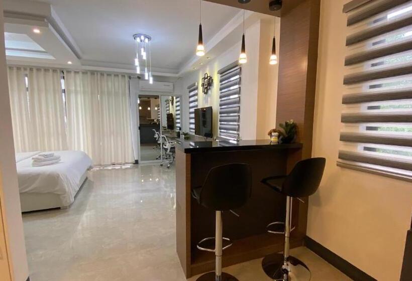 L’hyacinth Hotel And Resort