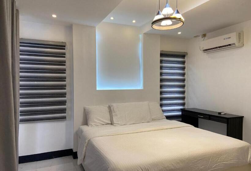 L’hyacinth Hotel And Resort