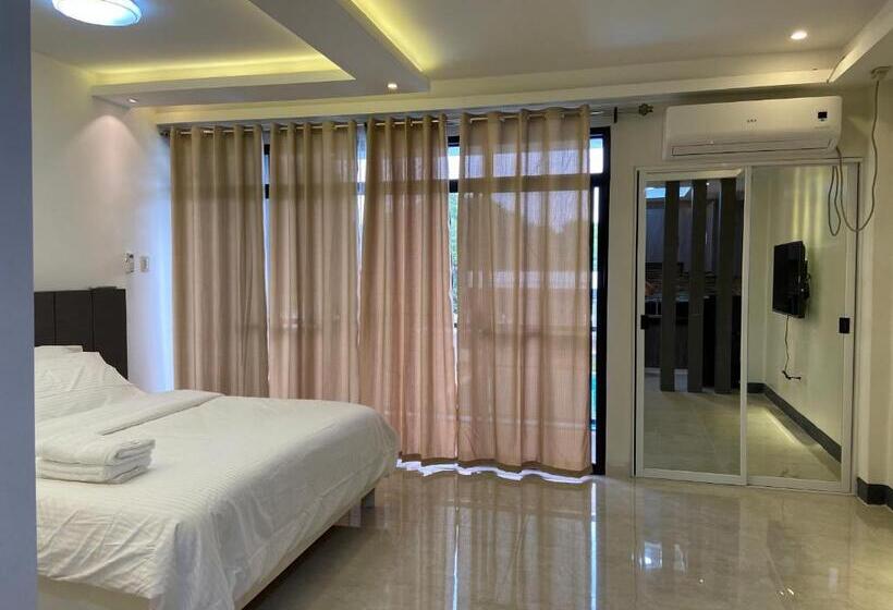 L’hyacinth Hotel And Resort