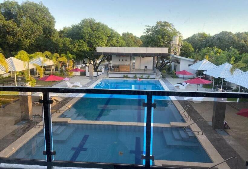 L’hyacinth Hotel And Resort