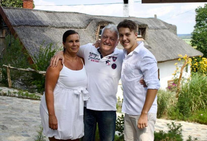 펜션 Sasfészek Pihenő