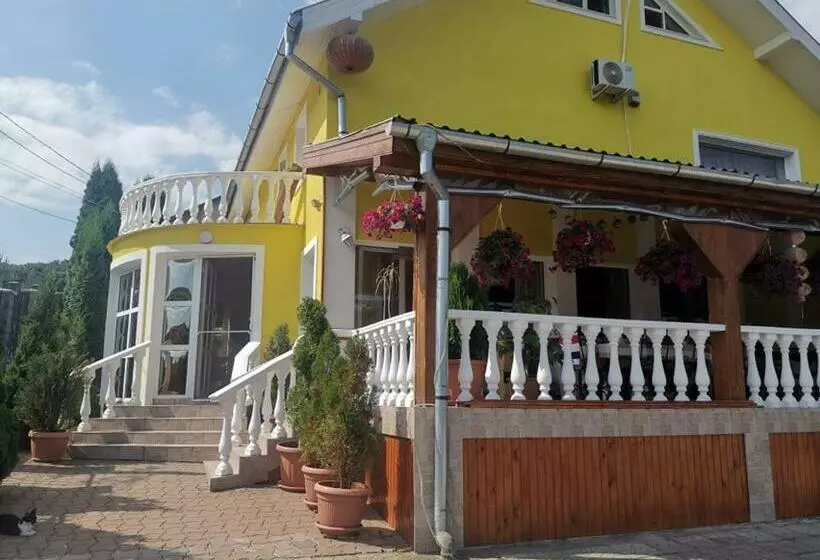 Majatalo Stars Livezeni