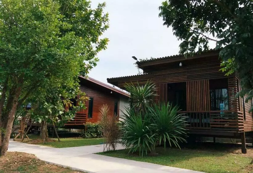 Hotelli เพชรพิชชารีสอร์ท