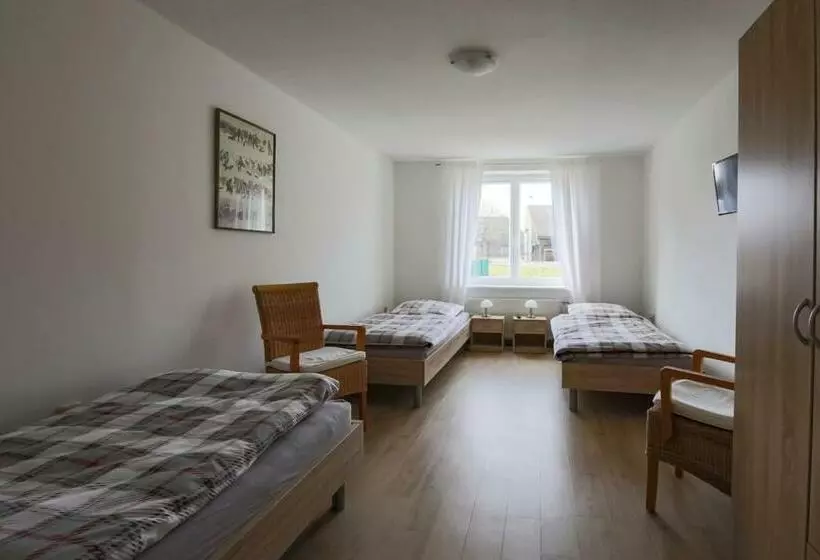 Hotelli Gästehaus Höltig