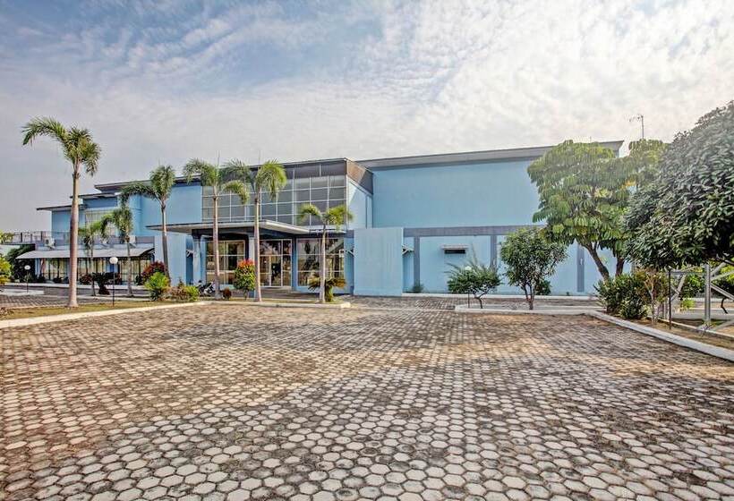 בית מלון כפרי Oyo 90947 Sarbini