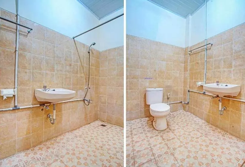 ホテル Oyo 90947  Sarbini