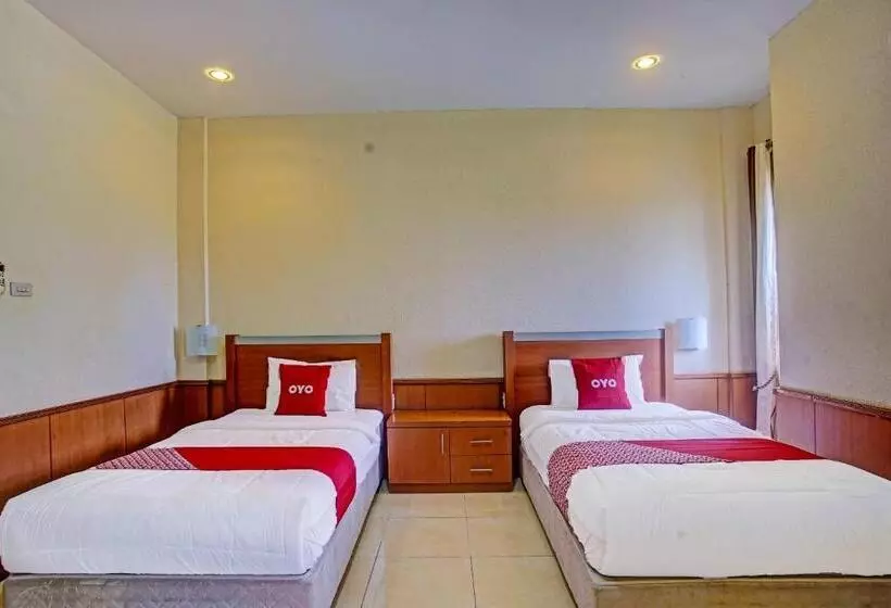 ホテル Oyo 90947  Sarbini