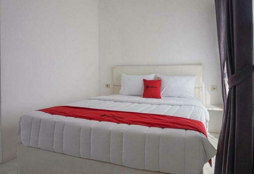 ホテル Reddoorz Syariah @ Raya Punten Batu