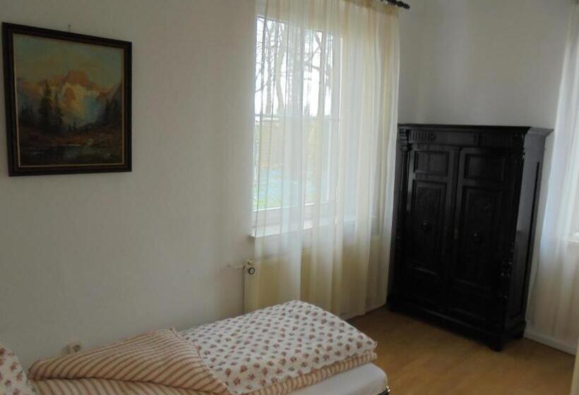 بنسيون Apartmenthaus Am Schlosspark