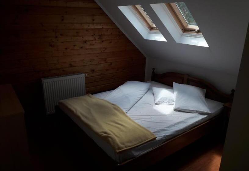 פנסיון Casa Delureni