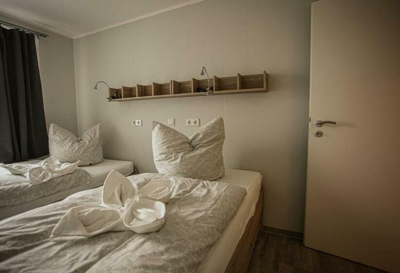 פנסיון Sacher S Quartiere