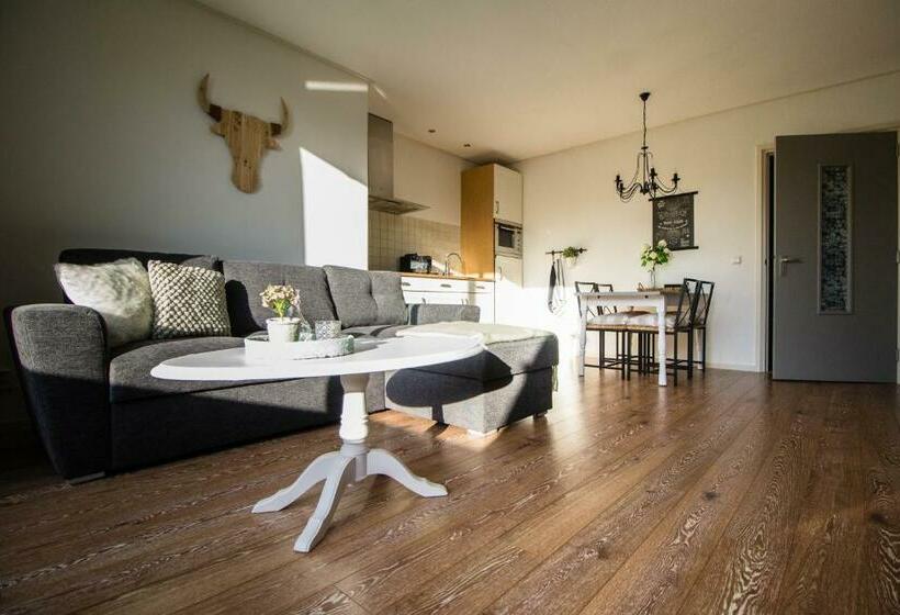 T Hûs Bed & Breakfast