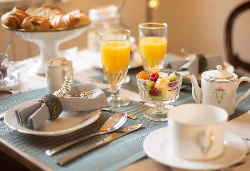 Aamiaismajoitus (B&B) Chambre D Hôtes La Courbe