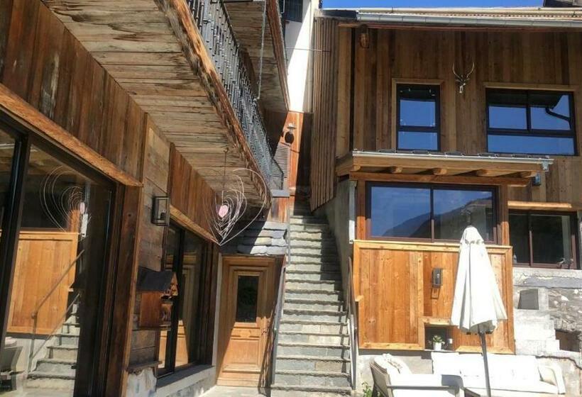 مبيت وإفطار La Tour Du Merle