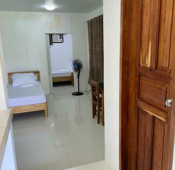 Capitol Hills Apartelle