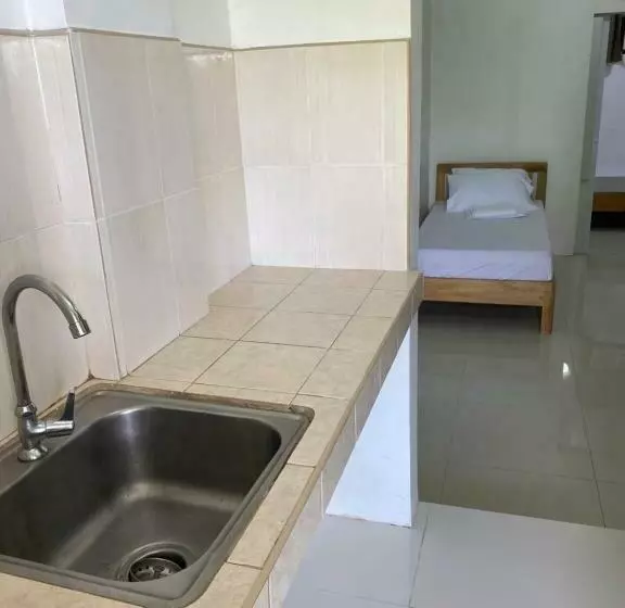 Capitol Hills Apartelle
